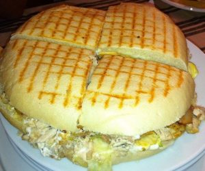 Campero de pollo típico de Málaga